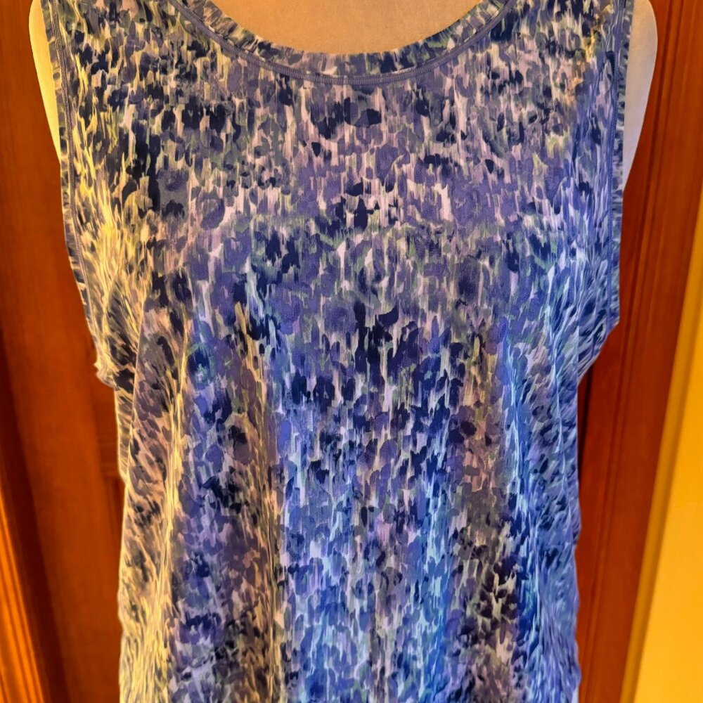 Athleta Ultimate Muscle Tank, Periwinkle Blue Print, SZ L, EUC